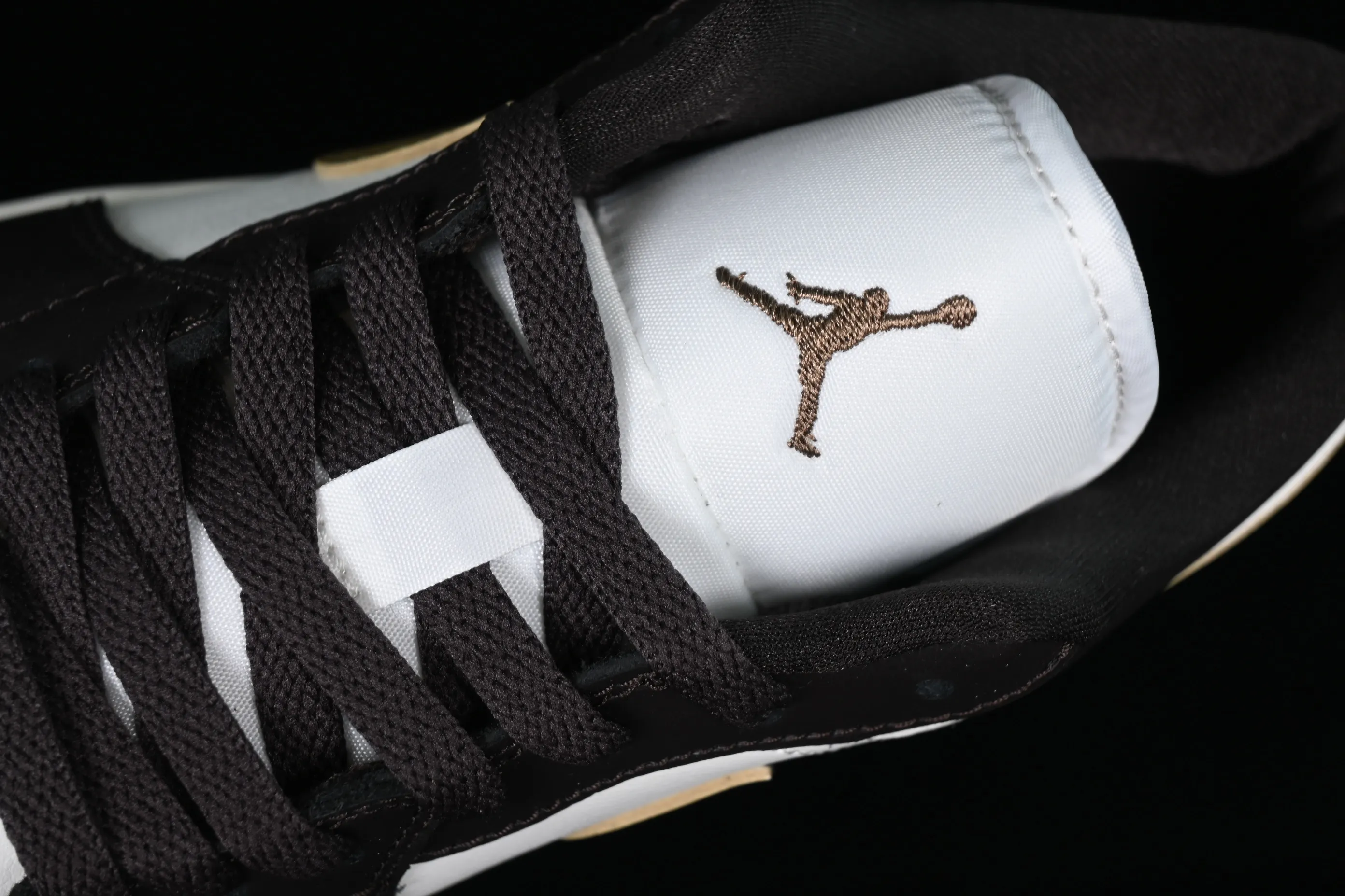 All categories Air Jordan Jordan series basketball shoes Air Jordan 1 Low G version pure original Air Jordan 1 Low AJ1 Joe 1 white coffee color low-top cultural casual sneakers DC0774-200